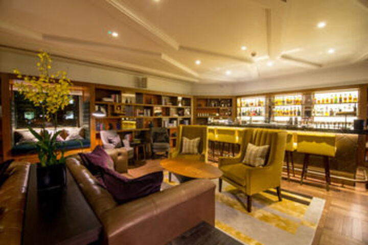 Lounge 53 of 65