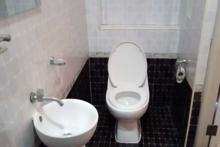 Room 7 of 35