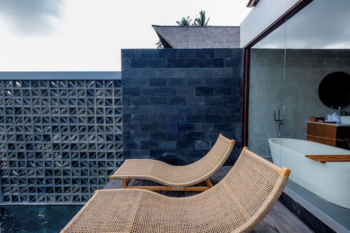 Sundeck 157 of 162