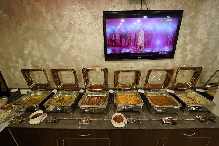 Dining 21 of 31