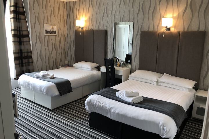 Room 5 of 37