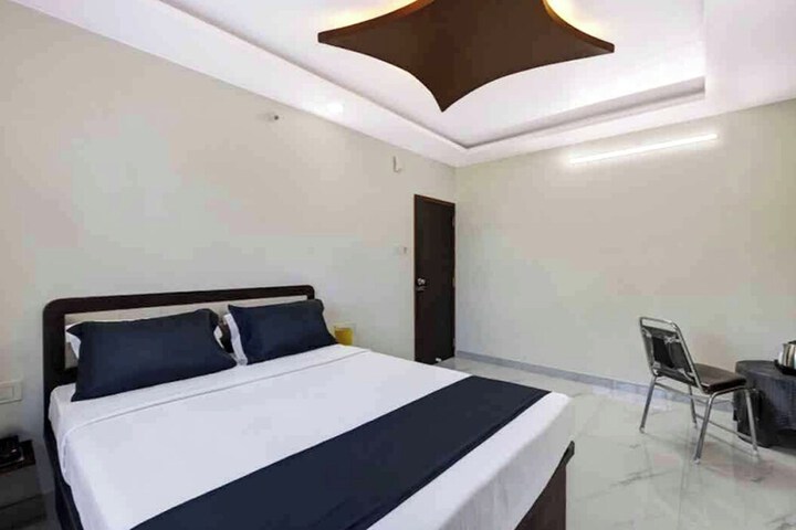 Room 6 of 34