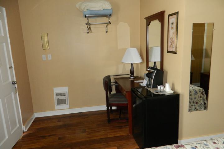Room 11 of 37
