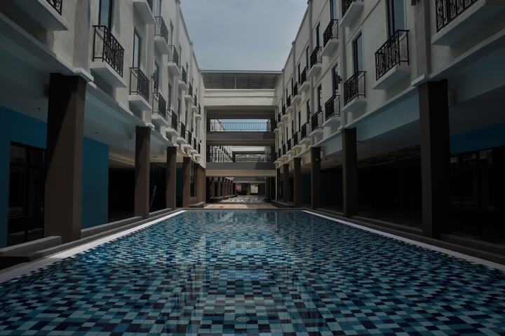 Hotel with Pool