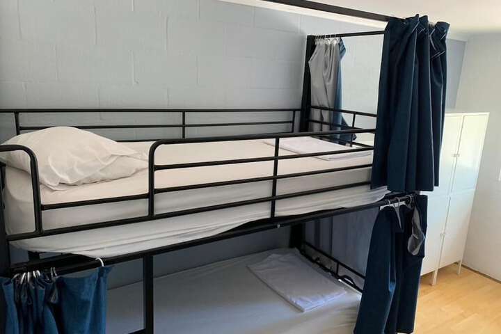 Room 11 of 28