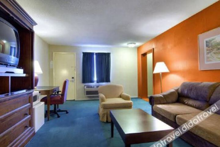 Hotel Interior 10 of 34