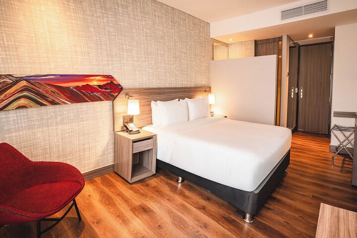 Room 11 of 50