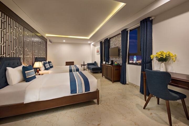 Room 44 of 82