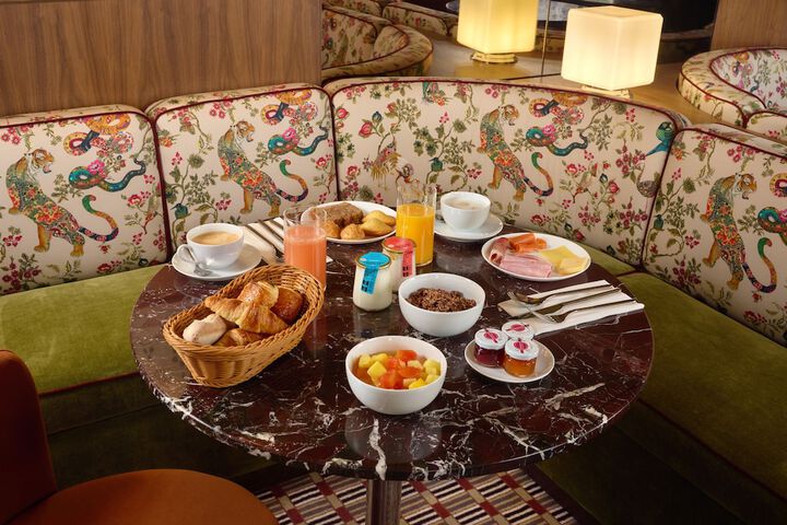 Breakfast/Coffee Service 48 of 52