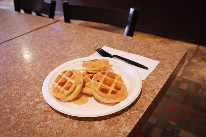 Dining 32 of 42
