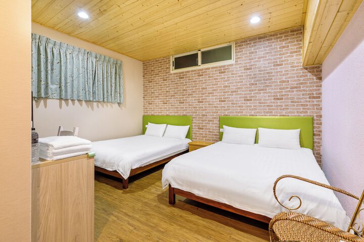 Room 15 of 119