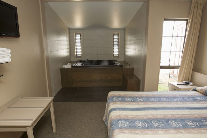 Room 3 of 23