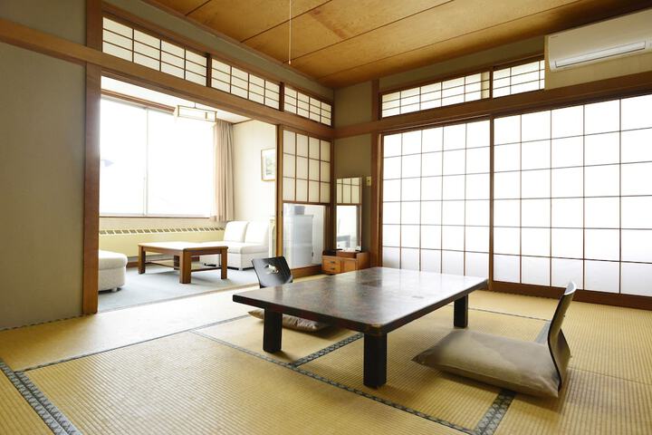 Room 8 of 35