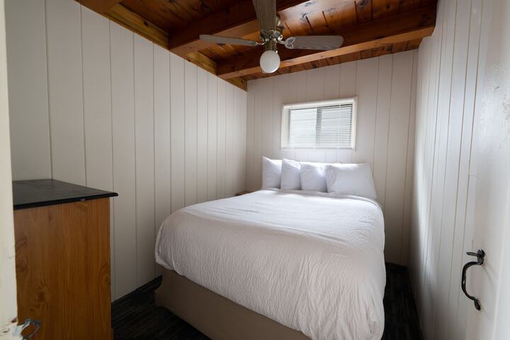 Room 70 of 324