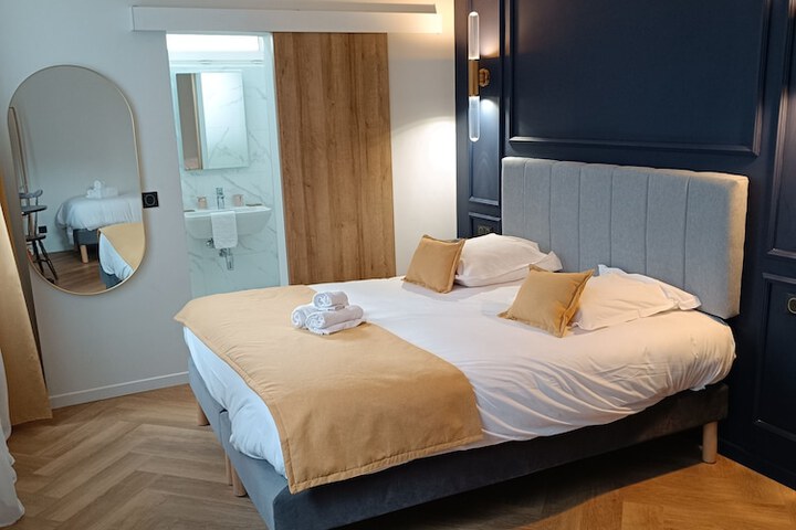 Room 15 of 37