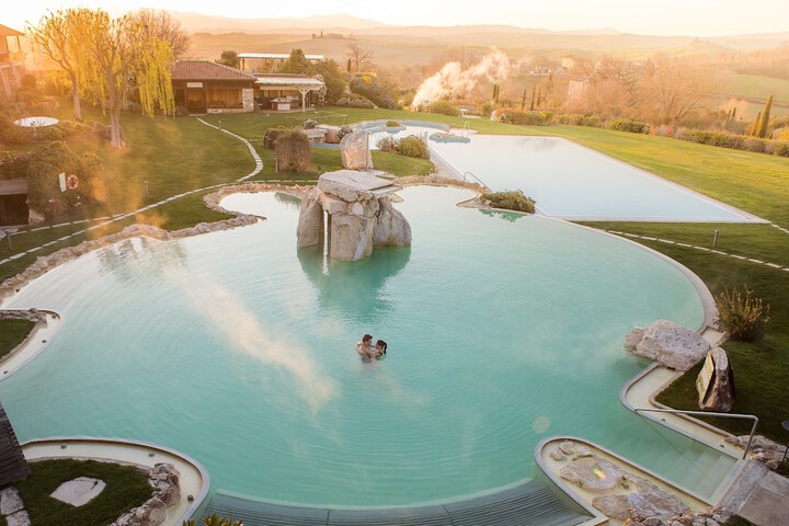 Hotel with Pool