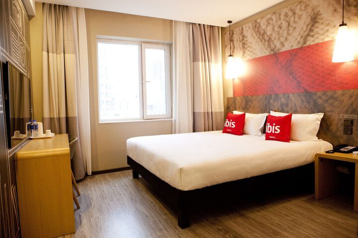 Room 7 of 27