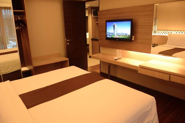 Room 14 of 65