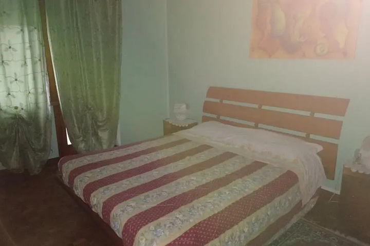Room 3 of 10