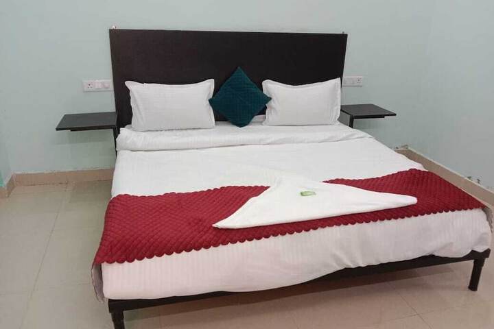 Room 3 of 25