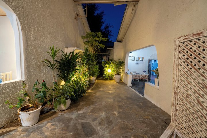 Paradise Lagoon B & B
