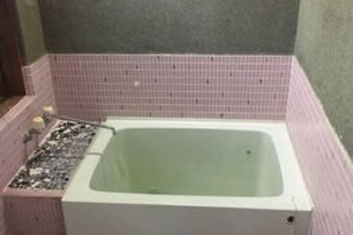 Room 4 of 24