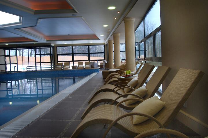 Pool 60 of 115