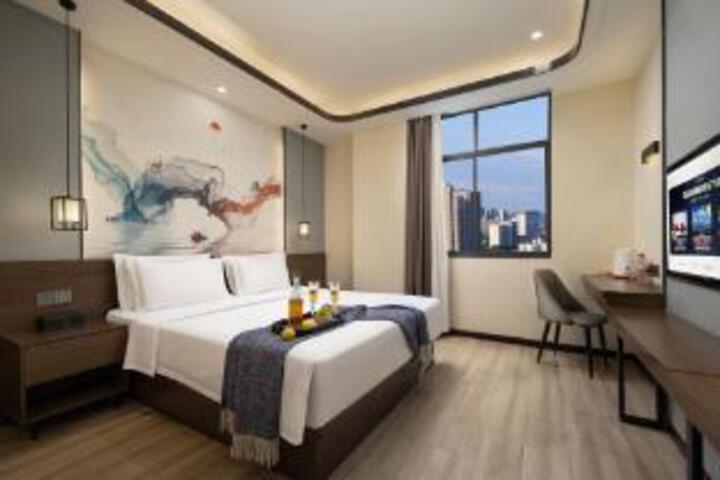 Room 4 of 6