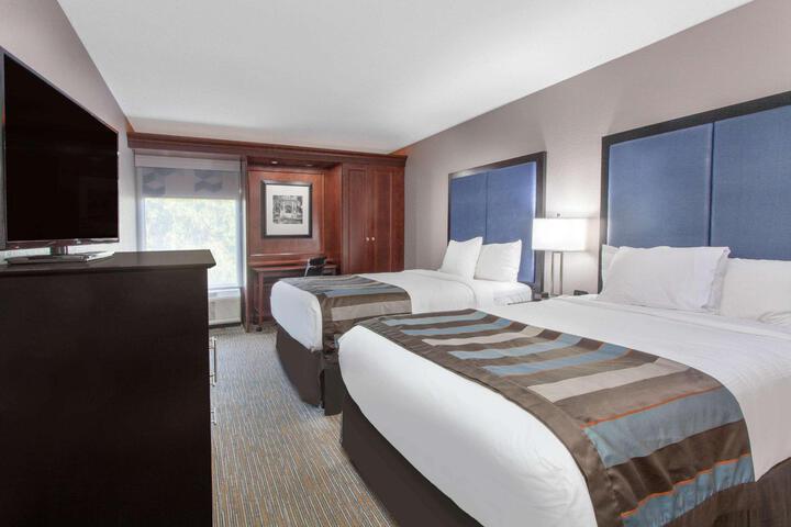 1 Double Bed Accessible (1 of 9)