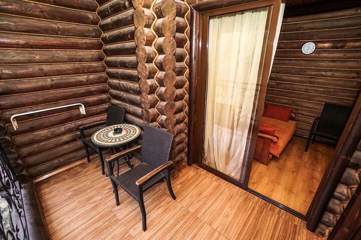 Room 37 of 158
