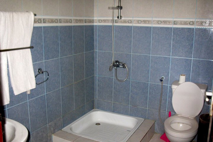 Room 9 of 15