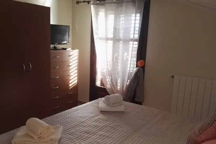 Room 3 of 10