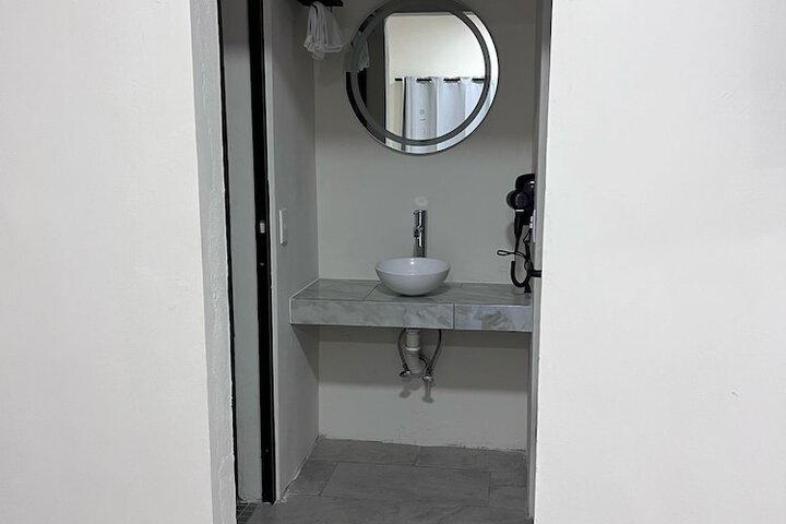 Room 48 of 58