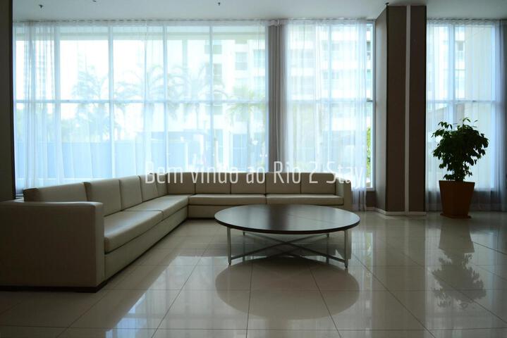 Lounge 53 of 68