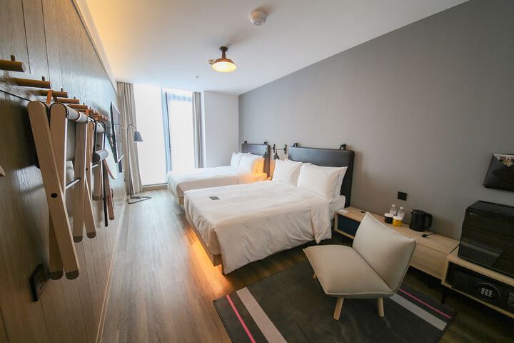 Room 16 of 36