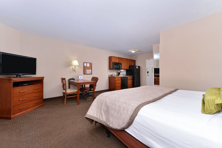 Studio Suite 2 Queen Beds (8 of 9)