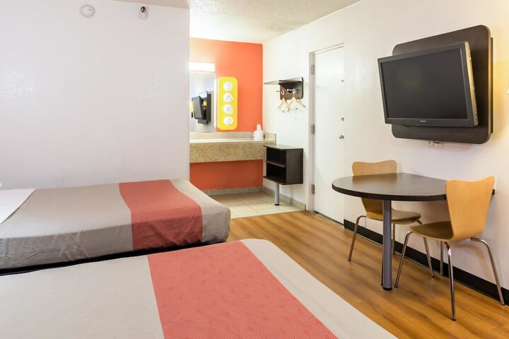Room 13 of 31