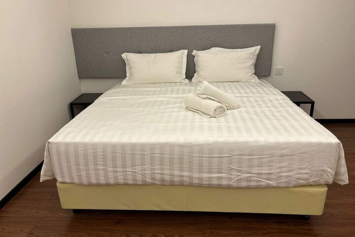 Room 35 of 80