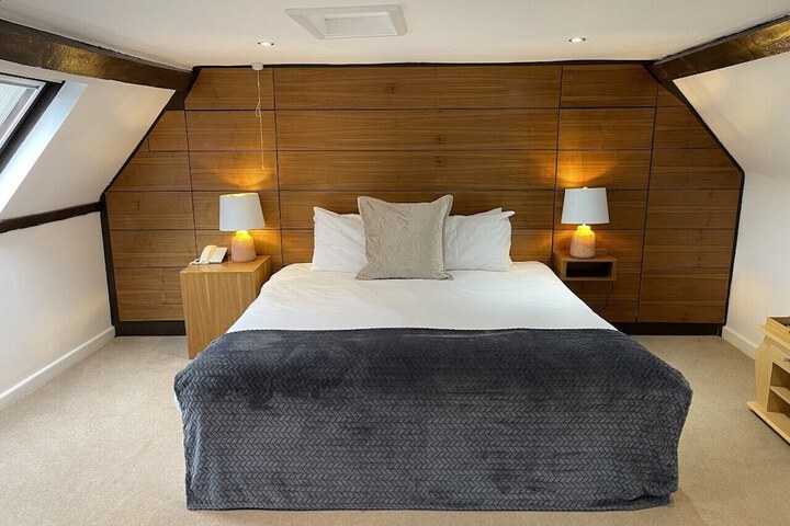 Room 12 of 72