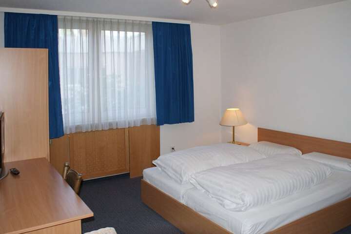 Room 7 of 26