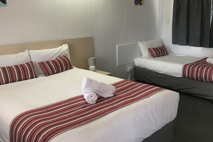 Room 3 of 40