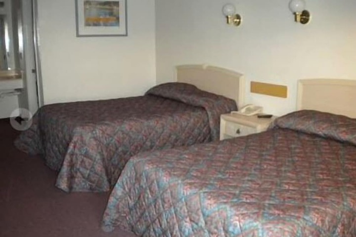 Room 5 of 7