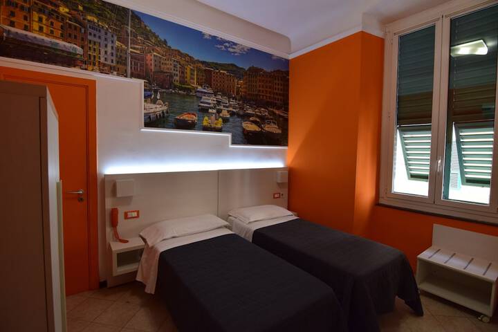 Room 25 of 51
