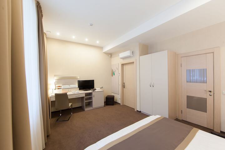 Room 10 of 38