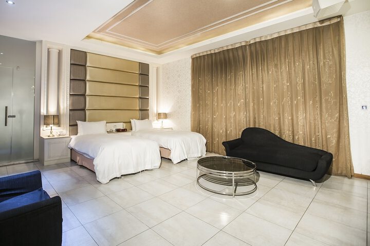 Room 35 of 67