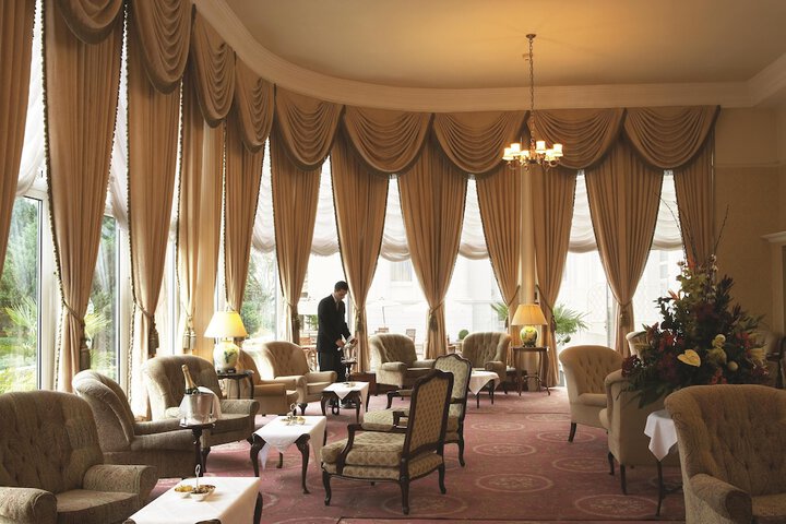 Lounge 64 of 84