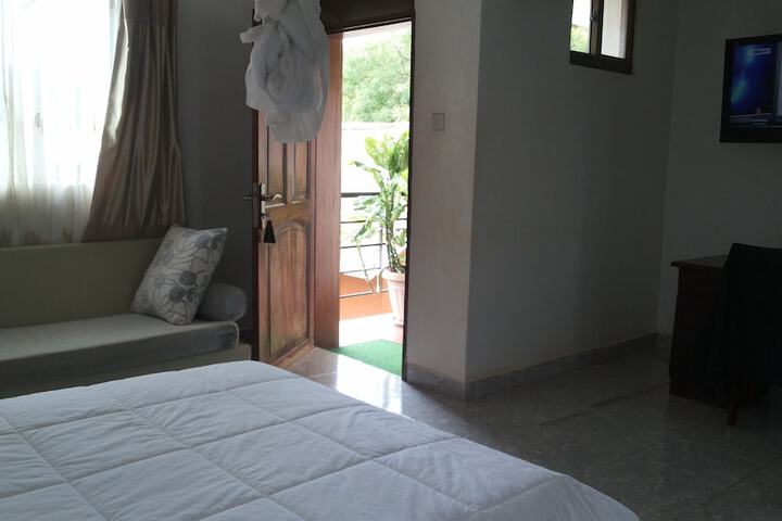 Room 13 of 78