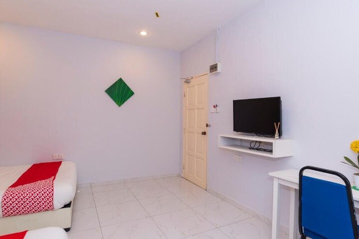 Room 2 of 2
