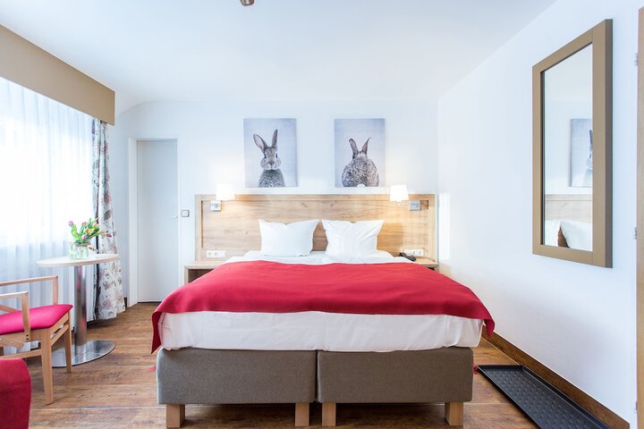 Room 10 of 62