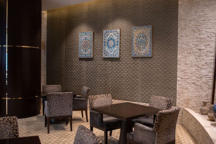 Lounge 70 of 92